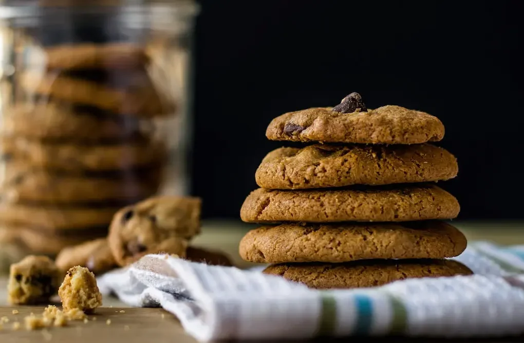 receita de como fazer cookies com gotas de chocolate